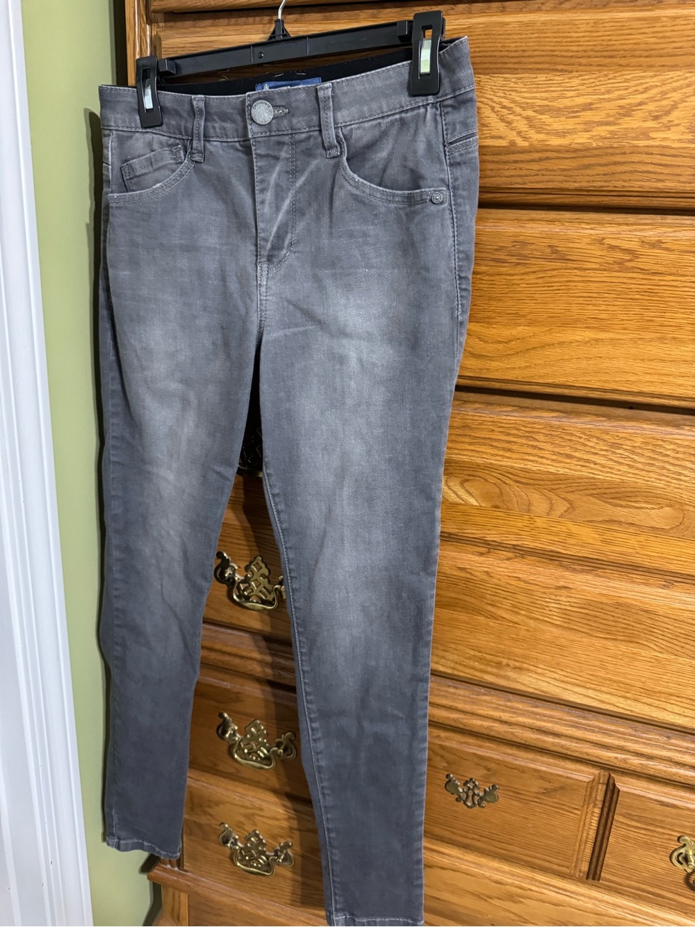 Democracy Women's Gray Skinny Jeans